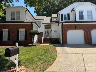 8618 Fox Chase Ln