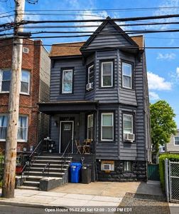 137 Manhattan Ave