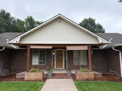 Property at 2702 Dickens Dr, Hutchinson, KS