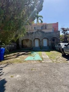 3460 SW 24th Ter