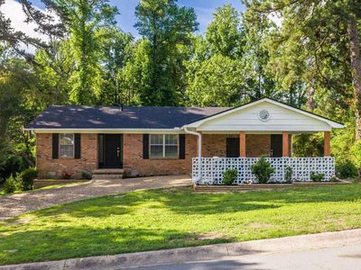 1205 Twin Lakes Dr