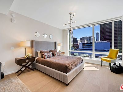 877 S Francisco St #615