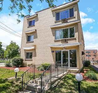 8152 Elmwood Ave APT G4