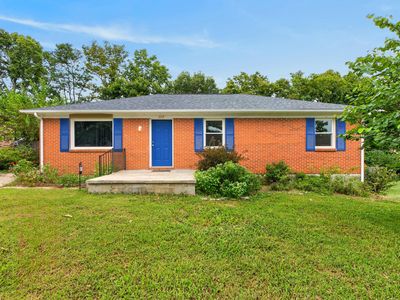 228 Laurel Ln