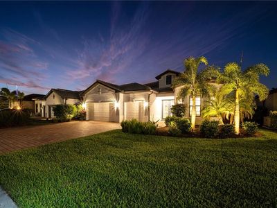 6851 Winding Cypress Dr