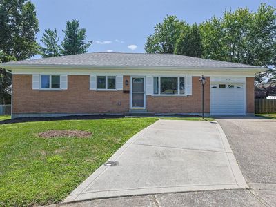454 Palmerston Dr