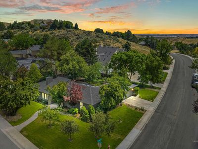 2333 E Table Rock Rd