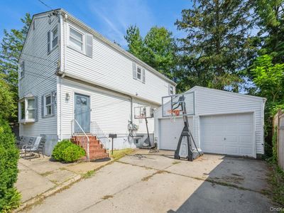 327 Livingston Place