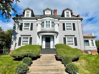 124 N 24th Ave E