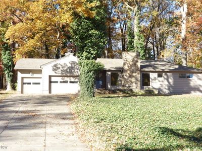 Property at 5892 Woodward Dr, Akron, OH