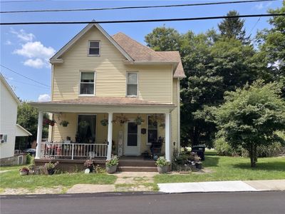 94 Center Ave