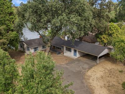 3261 Riverside Dr