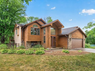11607 Hillside Cir N
