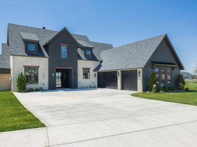 1401 Herring Ranch Rd