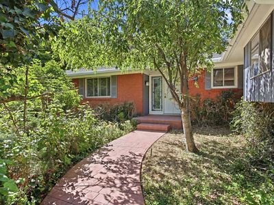 6175 Woodland Dr