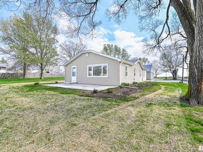 200 Lilac Ln