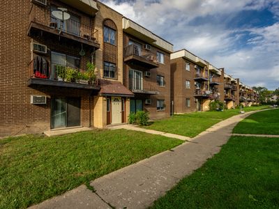 10429 Dearlove Rd APT 4