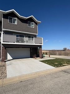 705 Shardlow Pl NE