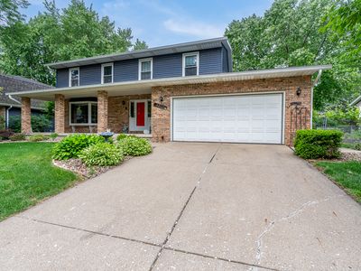 4310 Amesbury Dr