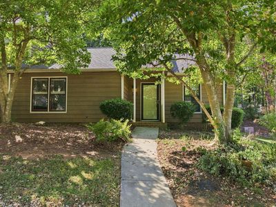 215 Applecross Dr