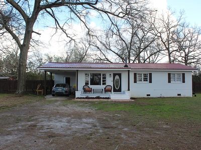 Property at 219 Rainbow Rd, Cochran, GA