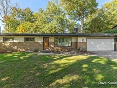 1575 Mullins Ave NW