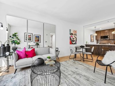 160 1st St #1004