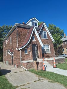 15231 Evanston St