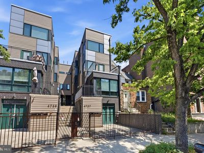 4727 Walnut St #2