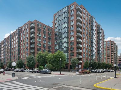 1400 Hudson St APT 418