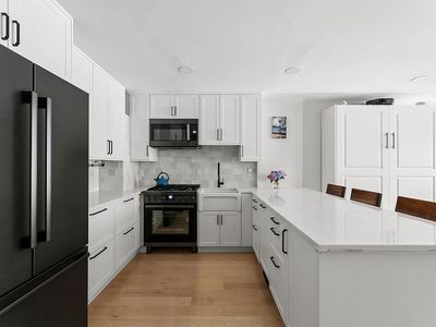 145 E 15th St APT 2T