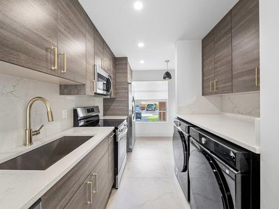 1541 NW 20th Avenue #101