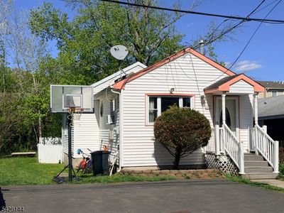 44 Salem Pl