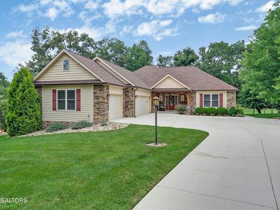 26 Dylan Ln