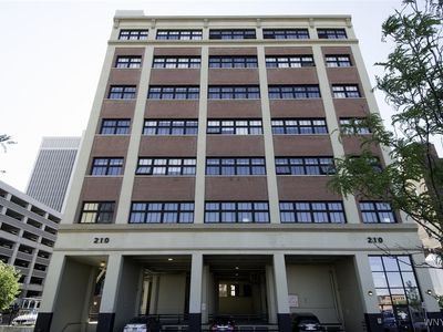 210 Ellicott St #202