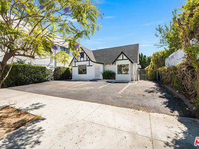 712 S Citrus Ave