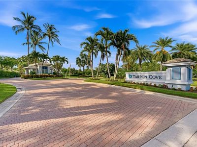 832 Carrick Bend CIR #202