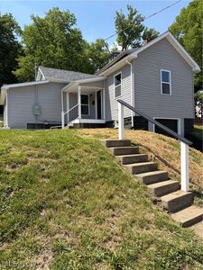 903 Blue Ave