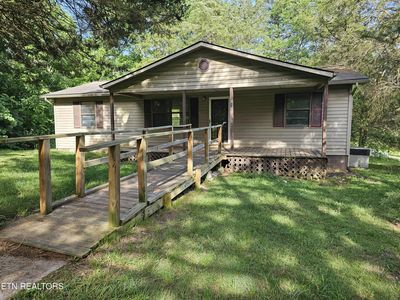 341 Warwick Ln