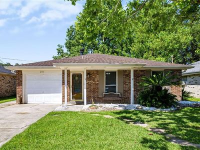 Property at 211 Janet Dr, Saint Rose, LA