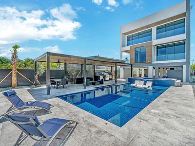 16 Seaside Ave