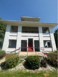 204 W Johnny Lytle Ave