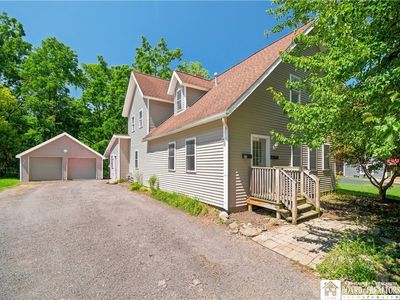 24 Oak St