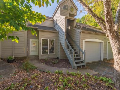 1966 E Bay Pointe Dr