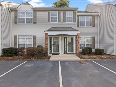 5120 Cypress Point Cir APT 202