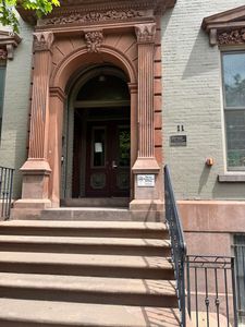11 Ten Broeck Street