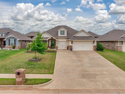 1305 N Storybrook Ter