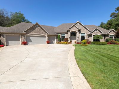 33117 Lake Forest Ct