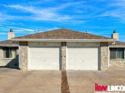 3900 & 3920 Sweetbriar Ln