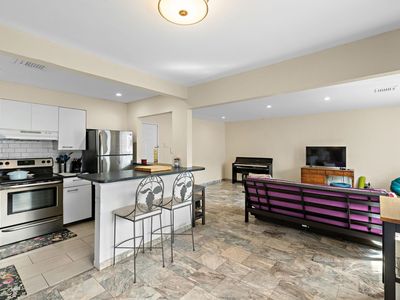 6409 Granton Ave APT 1B